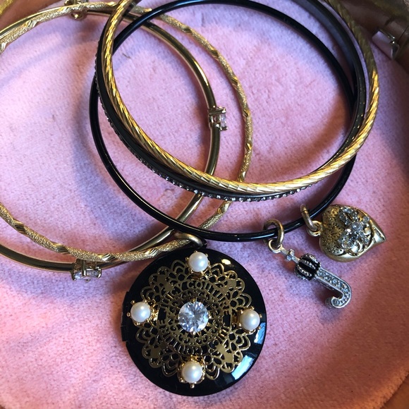 🚫SOLD🚫Juicy Couture Set Of 5 Bangles - Picture 5 of 8